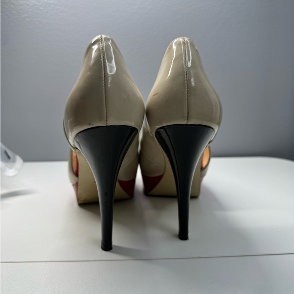 Marc Fisher Women's Cream and Red Peep Toe Heels - Picture 9 of 12